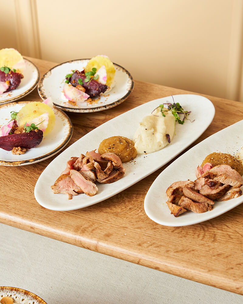 Animation culinaire NALIA Traiteur - cheffe Marlène Hamilton en action Paris