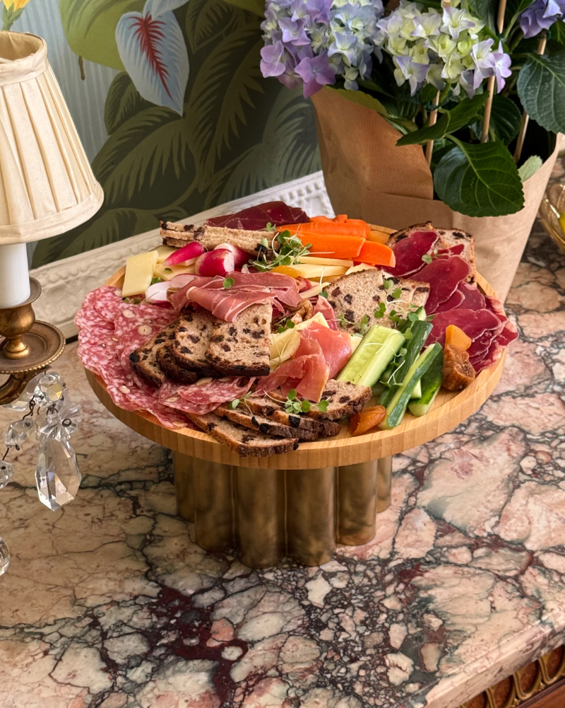 Mariage en Île-de-France : planche apéritive et service traiteur