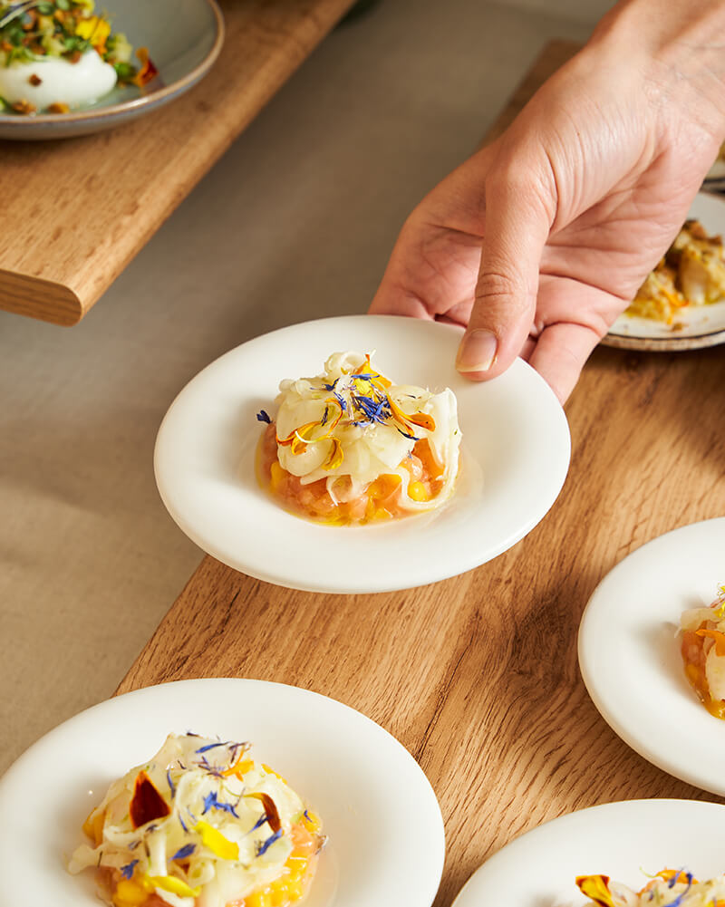 Cocktail amuse-bouche traiteur - plats signature mini assiettes Paris